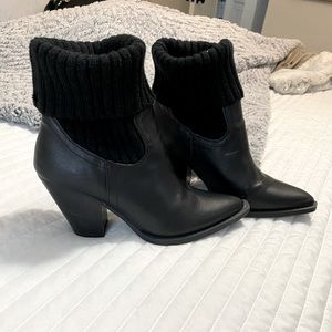 Sweater boot